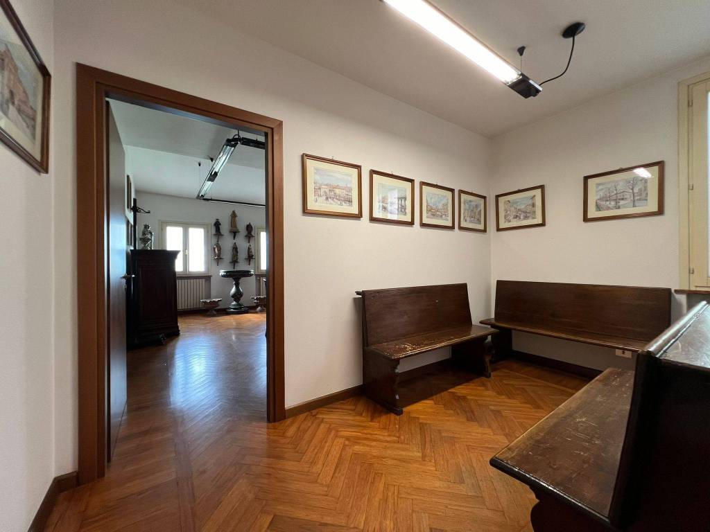 negozio in affitto a Correggio