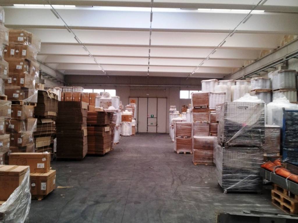 locale commerciale in affitto a Correggio