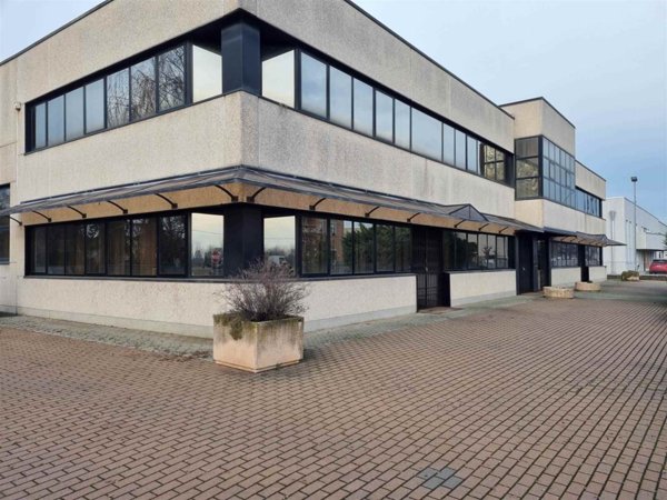 capannone in affitto a Correggio