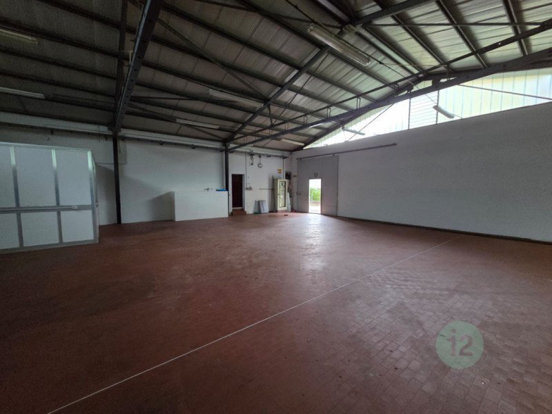 locale commerciale in affitto a Correggio
