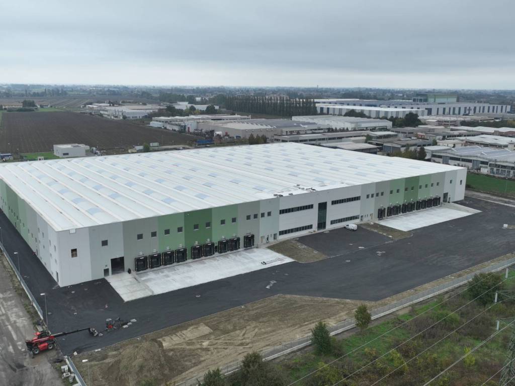 locale commerciale in affitto a Fabbrico