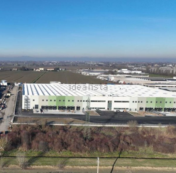 locale di sgombero in affitto a Fabbrico