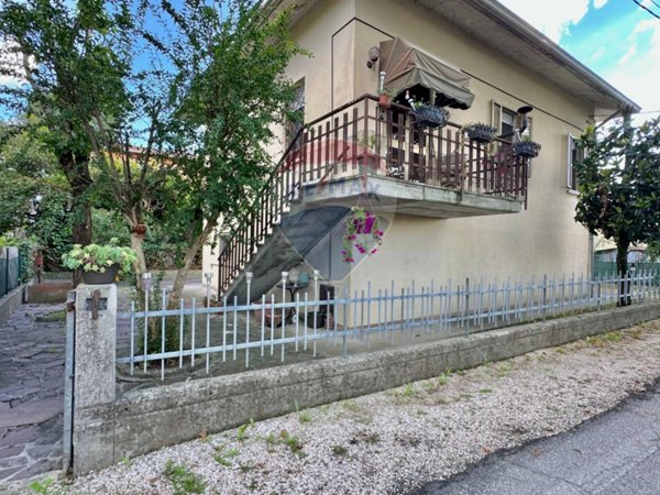 casa indipendente in affitto a Gualtieri in zona Santa Vittoria