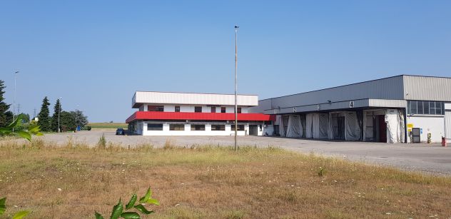 negozio in affitto a Gualtieri