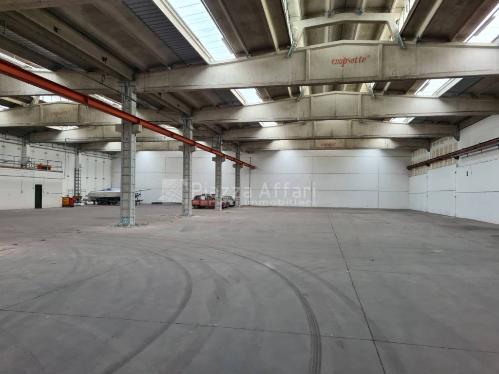 capannone in affitto a Guastalla