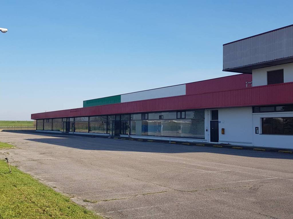 negozio in affitto a Guastalla