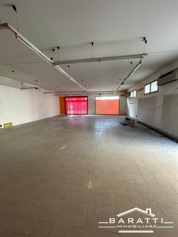 negozio in affitto a Luzzara in zona Casoni