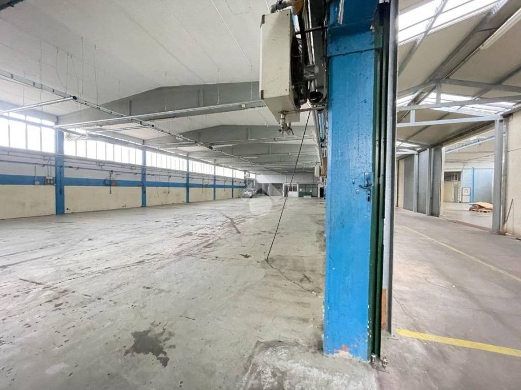 capannone in affitto a Quattro Castella in zona Montecavolo