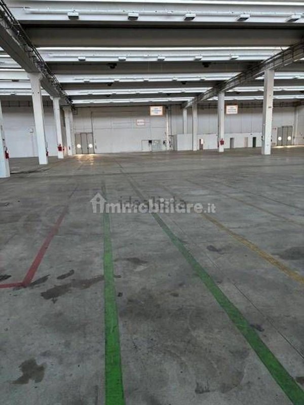 capannone in affitto a Quattro Castella