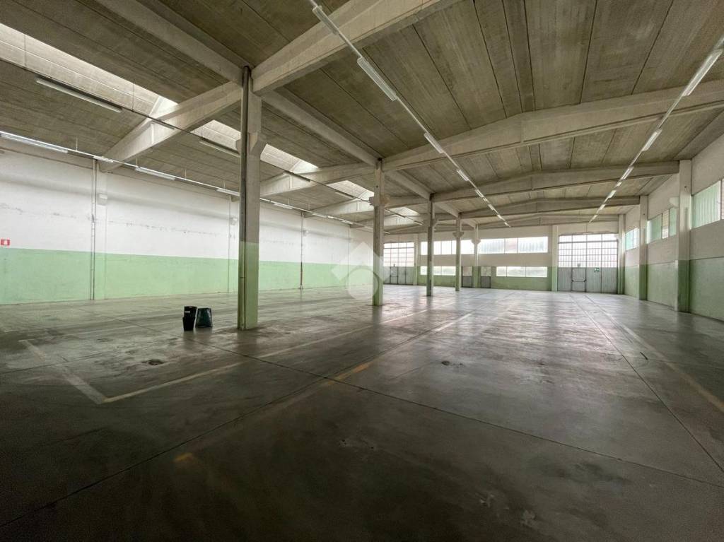 capannone in affitto a Quattro Castella