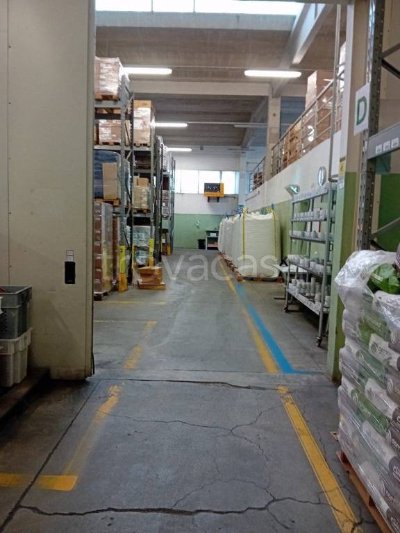 capannone in affitto a Quattro Castella