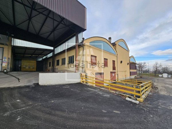 capannone in affitto a Quattro Castella in zona Puianello