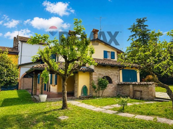 casa semindipendente in affitto a Quattro Castella