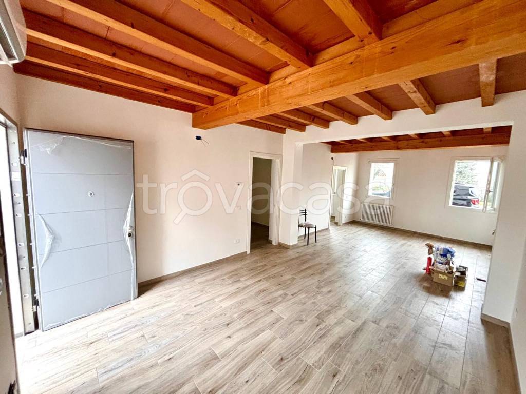 appartamento in affitto a Reggiolo in zona Brugneto