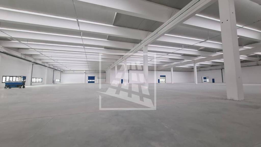 locale commerciale in affitto a Reggiolo