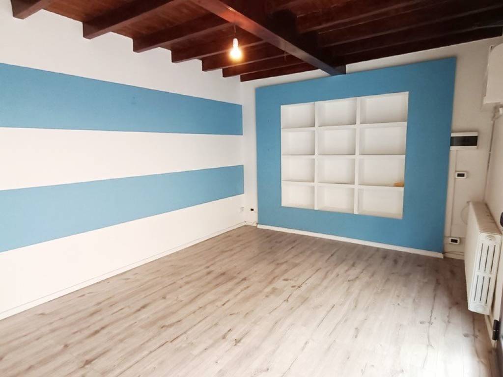 negozio in affitto a Reggiolo