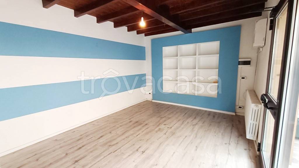 negozio in affitto a Reggiolo