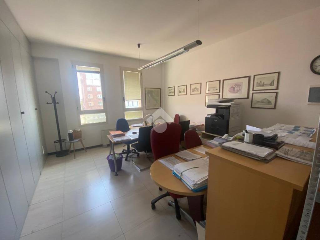 ufficio in affitto a Reggio nell'Emilia in zona Mancasale