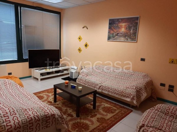 ufficio in affitto a Reggio nell'Emilia in zona Ospizio