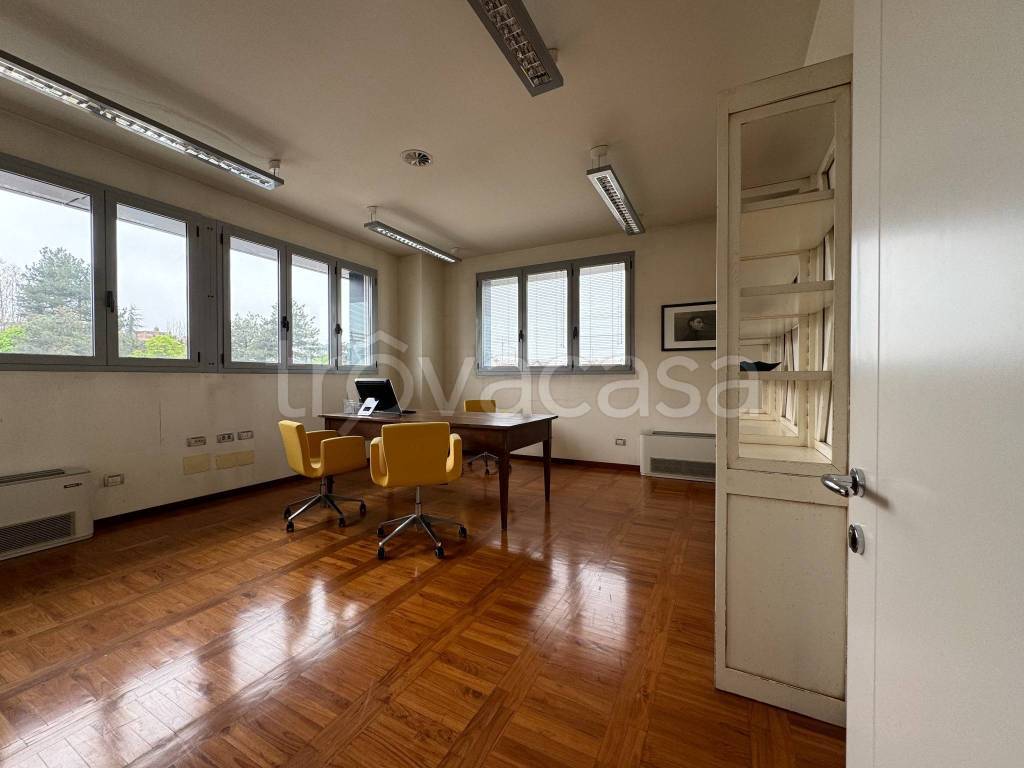 ufficio in affitto a Reggio nell'Emilia
