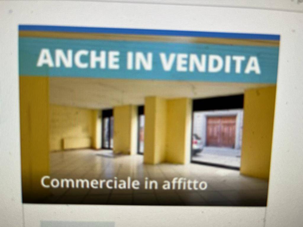 negozio in affitto a Reggio nell'Emilia in zona Città Storica