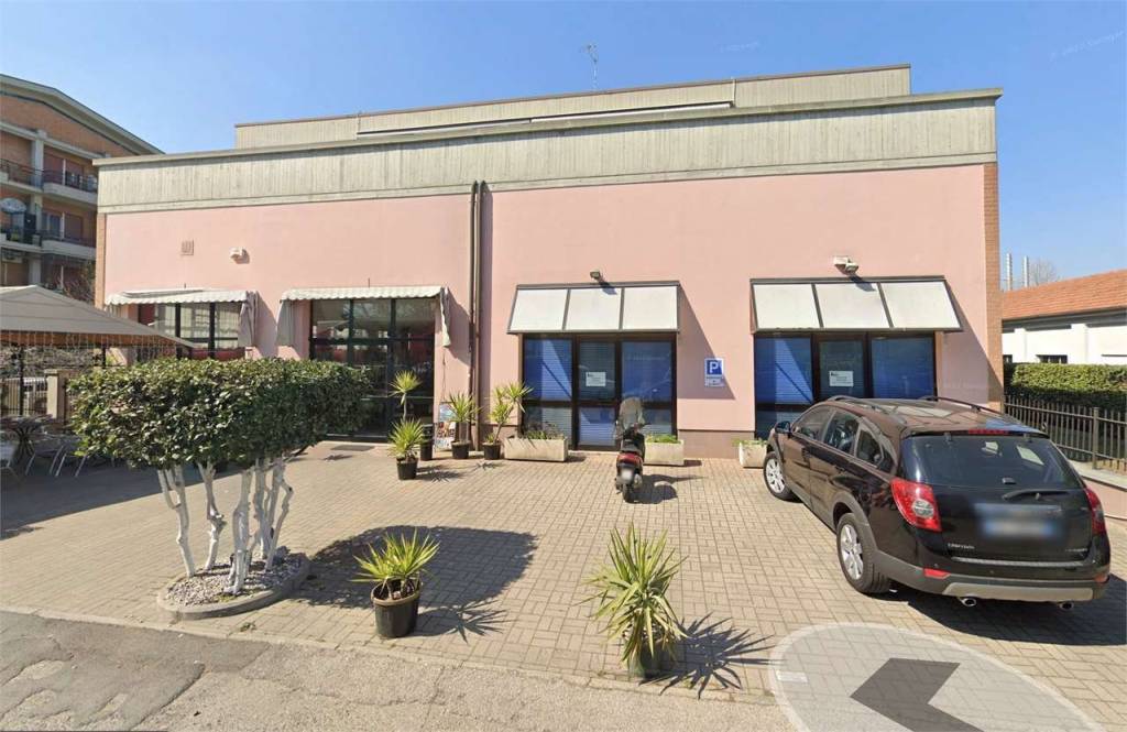 negozio in affitto a Reggio nell'Emilia in zona San Maurizio