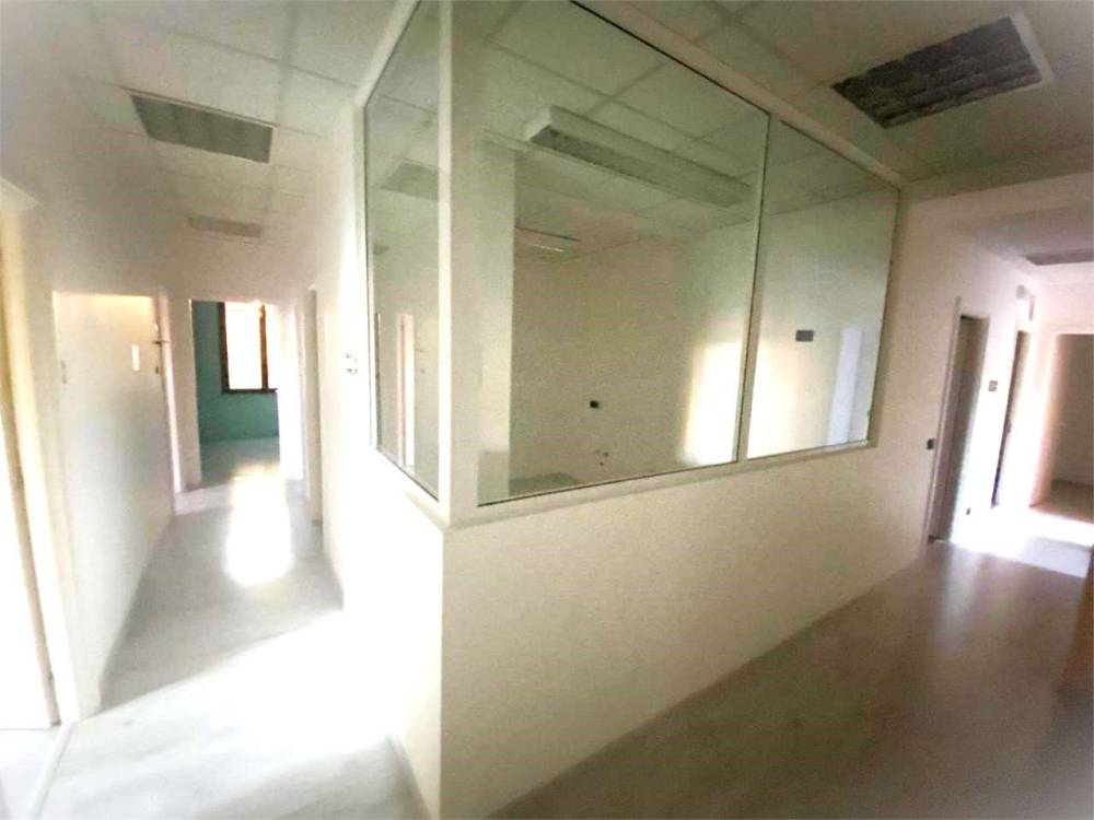 ufficio in affitto a Reggio nell'Emilia in zona Carrozzone