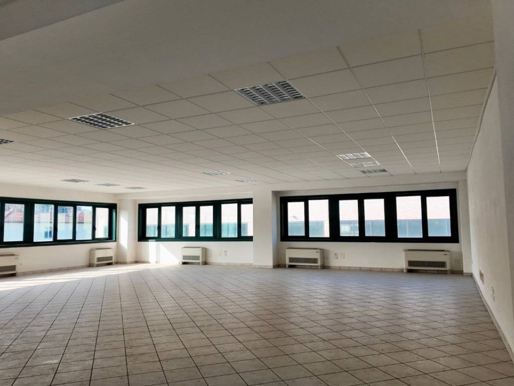 ufficio in affitto a Reggio nell'Emilia in zona Santa Croce