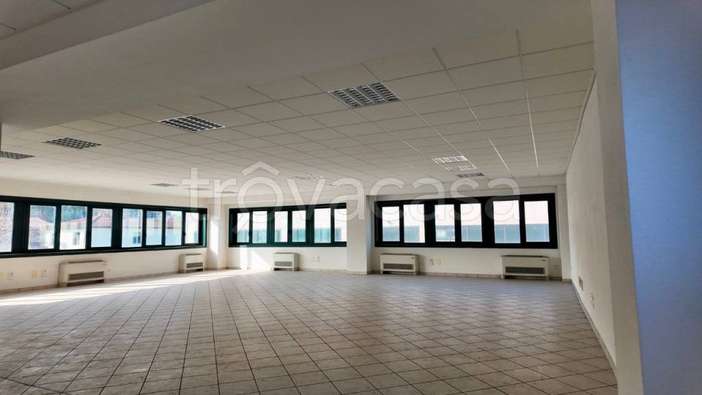 ufficio in affitto a Reggio nell'Emilia in zona Santa Croce