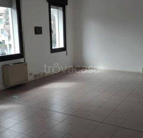 ufficio in affitto a Reggio nell'Emilia in zona Ospizio