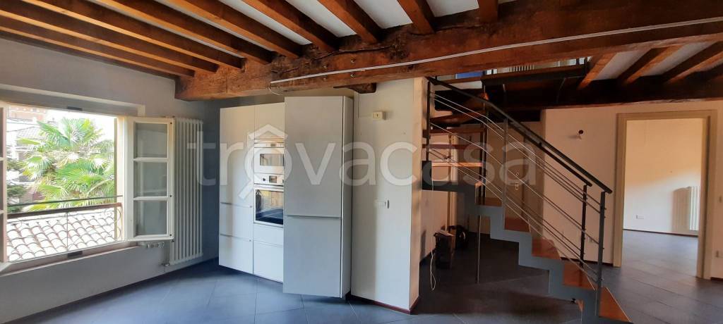 appartamento in affitto a Reggio nell'Emilia in zona Città Storica