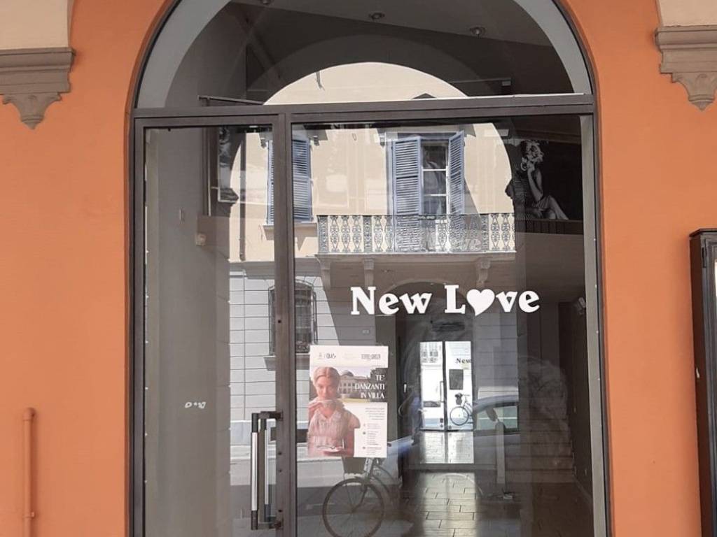 negozio in affitto a Reggio nell'Emilia in zona Città Storica