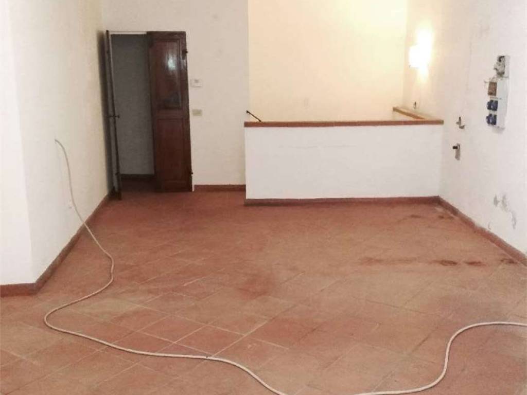 negozio in affitto a Reggio nell'Emilia in zona Città Storica