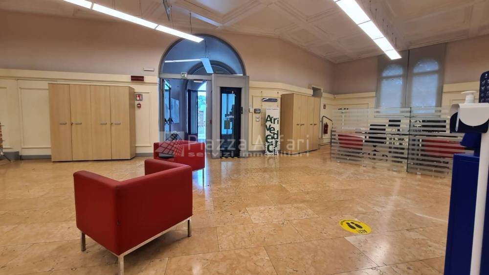 negozio in affitto a Reggio nell'Emilia