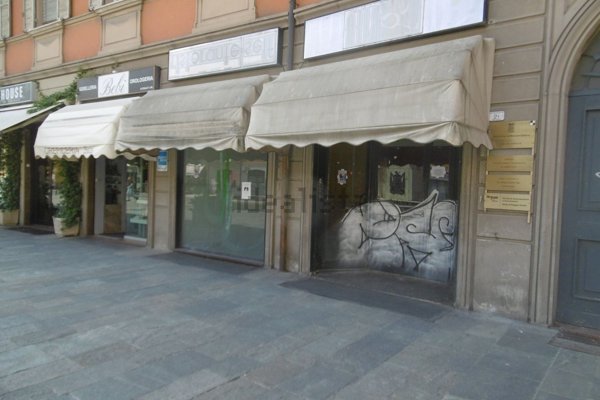 negozio in affitto a Reggio nell'Emilia in zona Città Storica