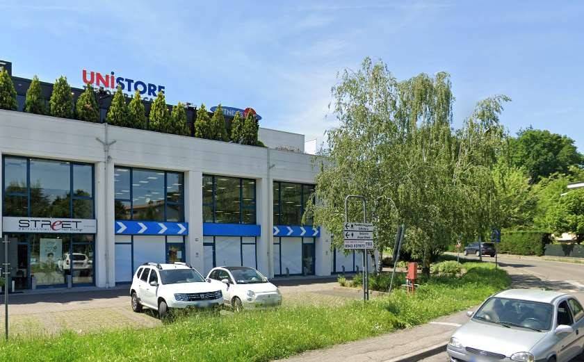 negozio in affitto a Reggio nell'Emilia in zona Buco del Signore