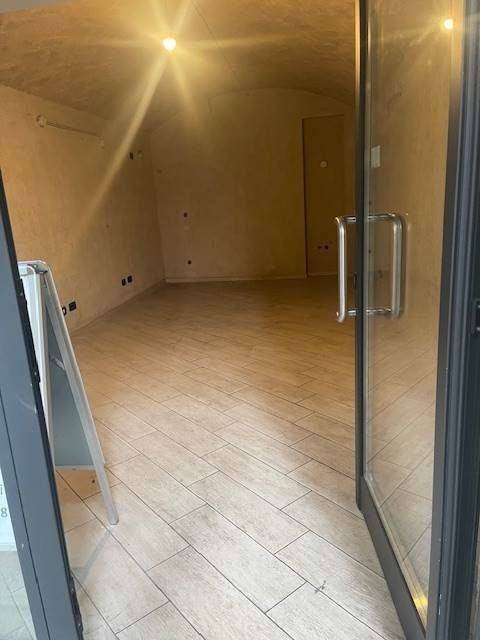 negozio in affitto a Reggio nell'Emilia