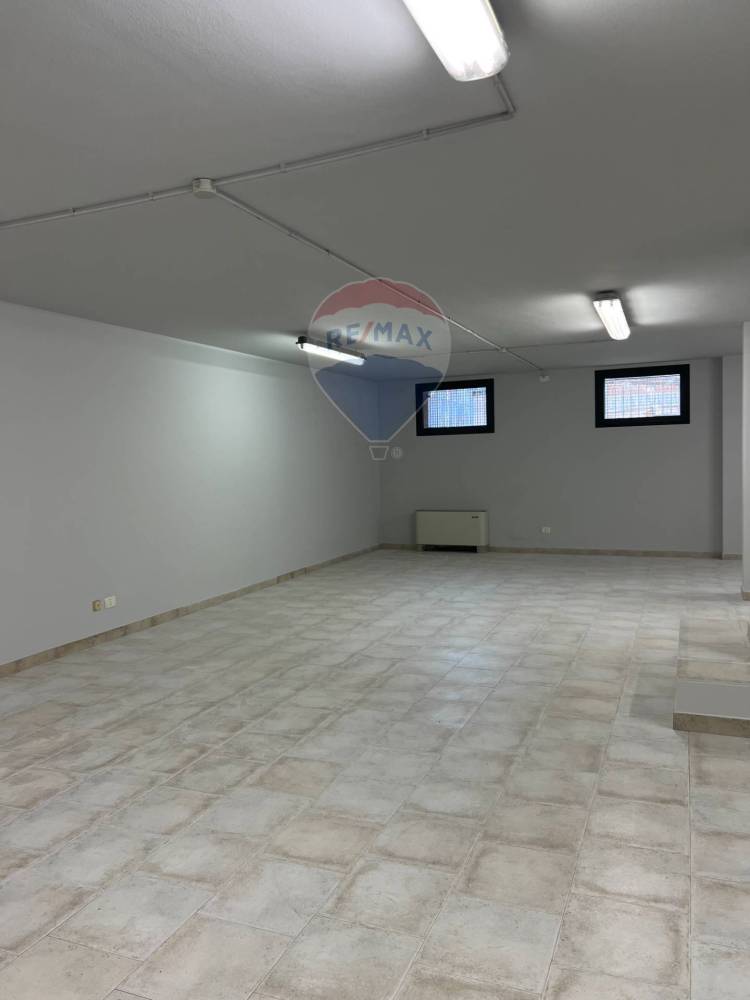 locale di sgombero in affitto a Reggio nell'Emilia in zona Ospizio
