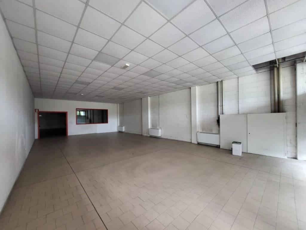negozio in affitto a Reggio nell'Emilia