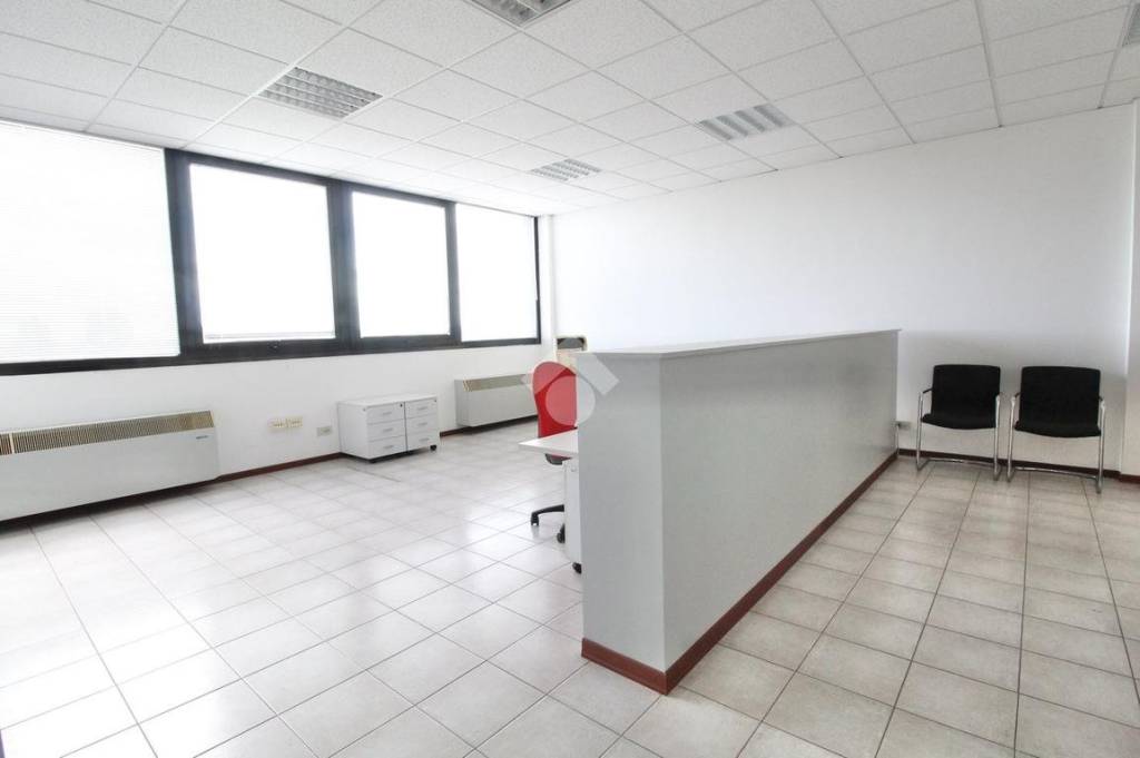ufficio in affitto a Reggio nell'Emilia in zona Tribunale