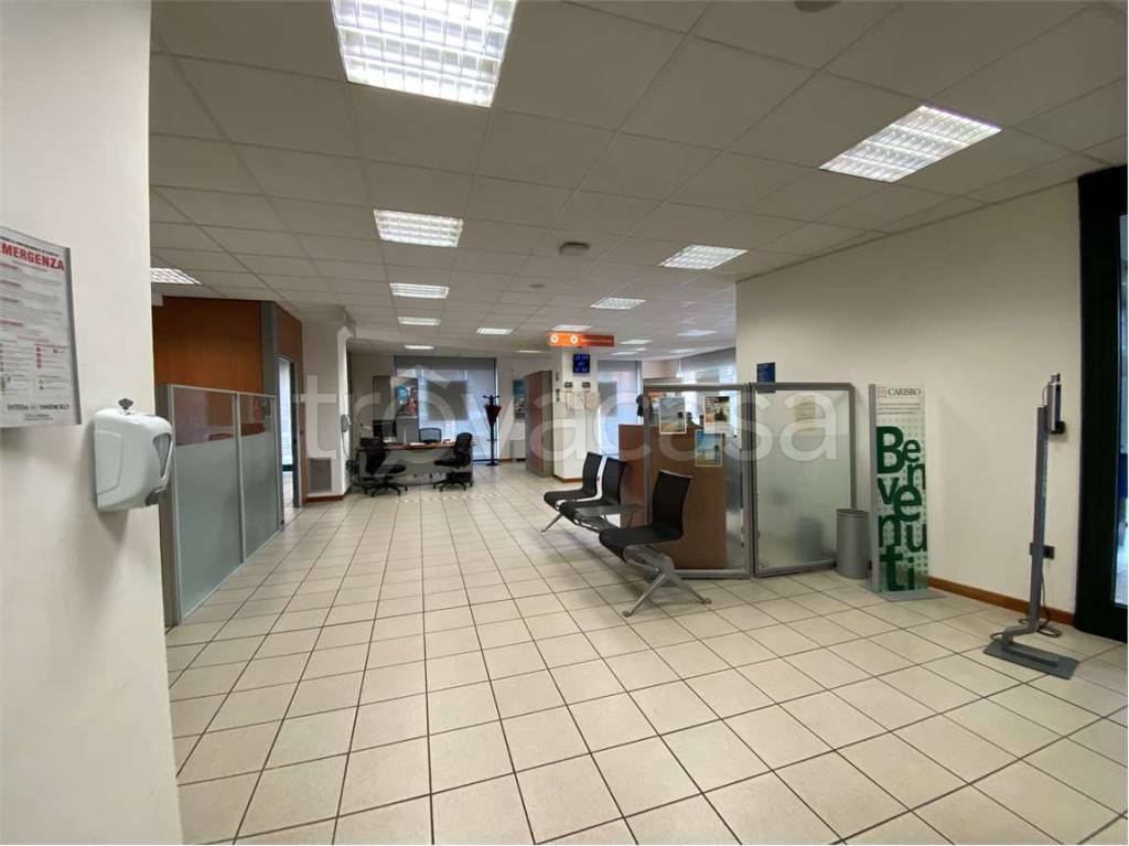 negozio in affitto a Reggio nell'Emilia