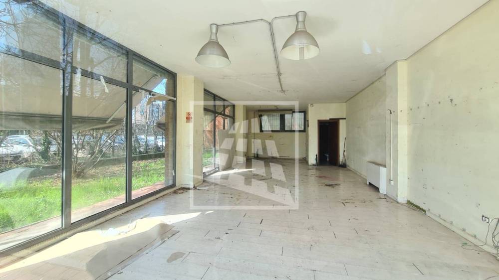 locale commerciale in affitto a Reggio nell'Emilia