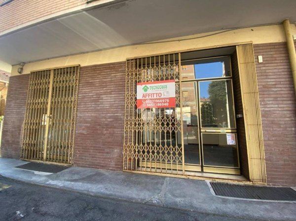 negozio in affitto a Reggio nell'Emilia in zona Mirabello