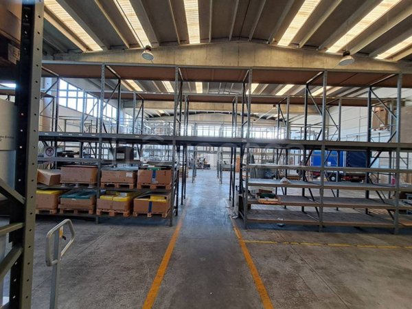 capannone in affitto a Reggio nell'Emilia in zona Santa Croce