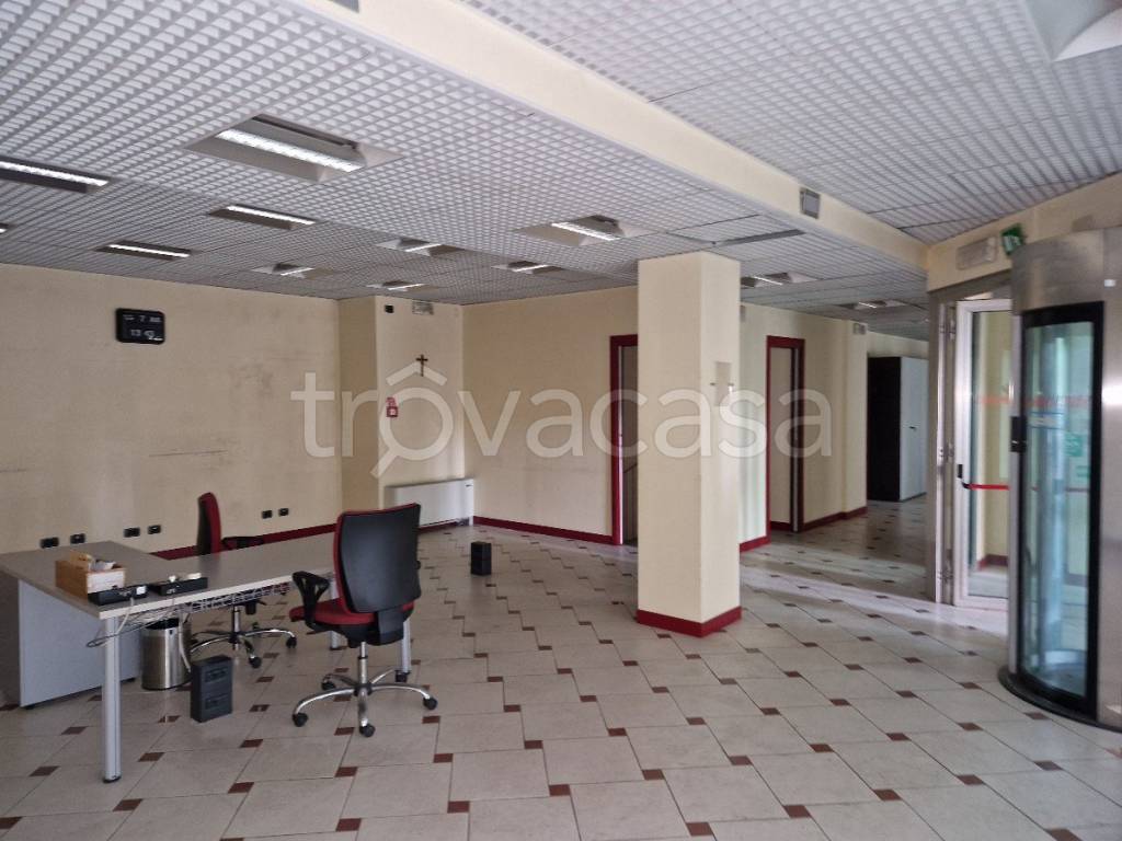 negozio in affitto a Reggio nell'Emilia