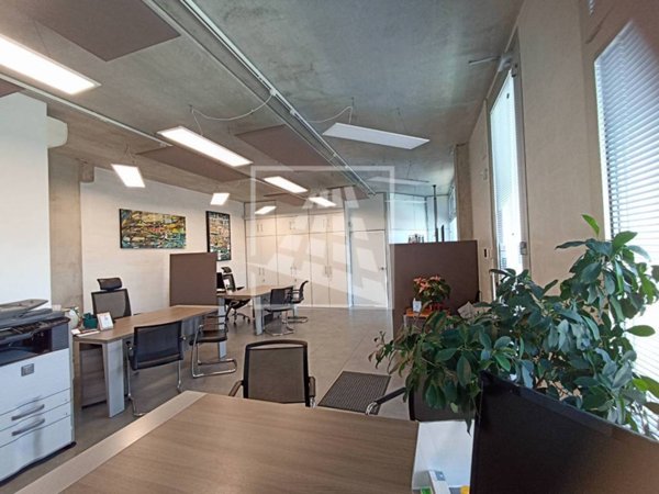 negozio in affitto a Reggio nell'Emilia
