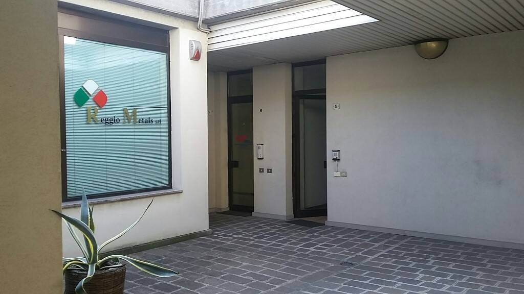 ufficio in affitto a Reggio nell'Emilia in zona Carrozzone