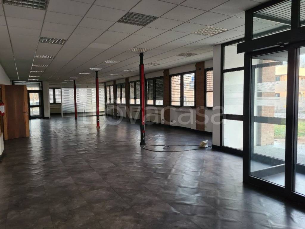 ufficio in affitto a Reggio nell'Emilia in zona Mancasale