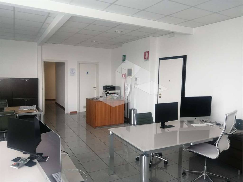 ufficio in affitto a Reggio nell'Emilia in zona Santa Croce