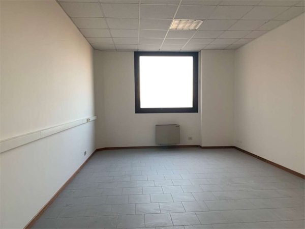 ufficio in affitto a Reggio nell'Emilia in zona Tribunale